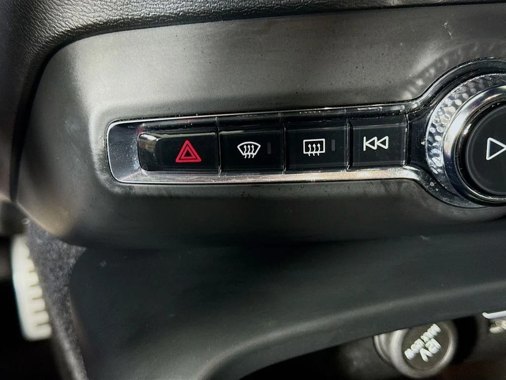 Used 2021 Glacier Silver Metallic Volvo R-Design image 17