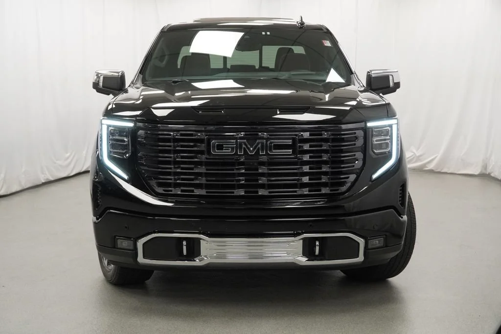 Used 2025 Onyx Black GMC Denali Ultimate image 41