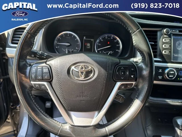 Used 2017 Gray Toyota SE image 25