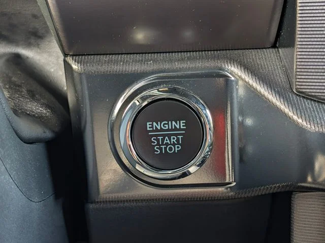 Used 2025 White Ford Platinum image 30