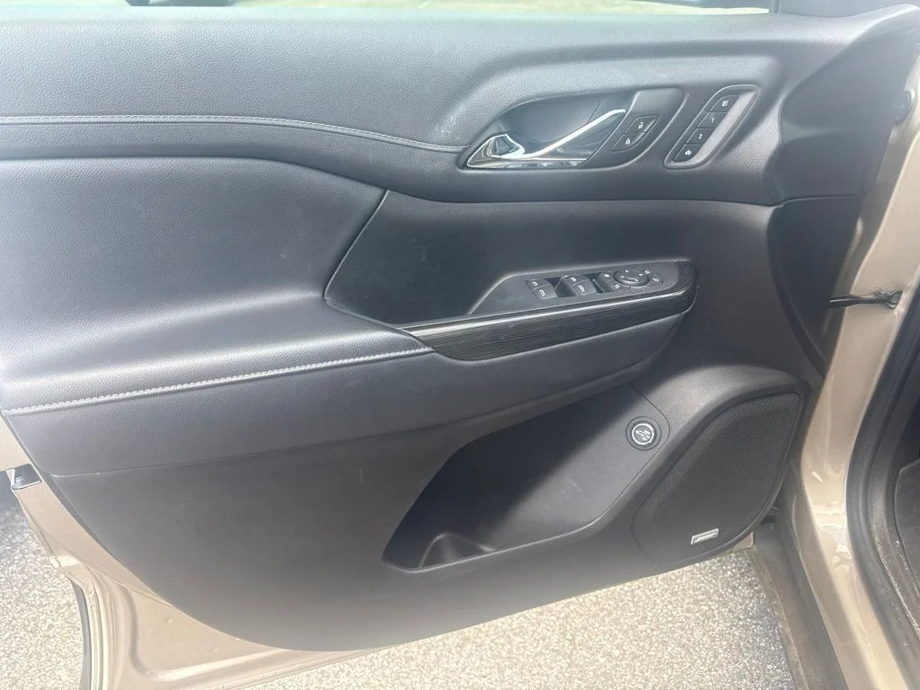 Used 2022 Gray GMC SLT image 8