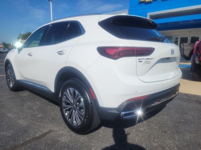 Used 2024 White Buick Preferred image 5