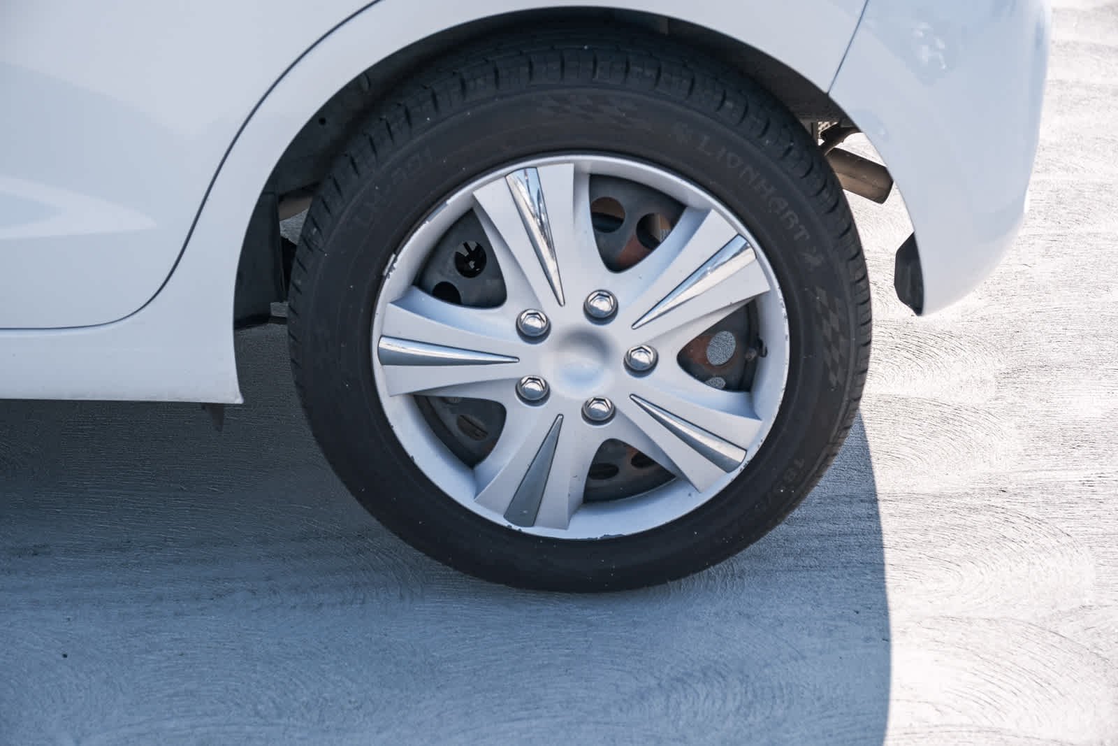 Used 2017 Summit White Chevrolet LS image 9