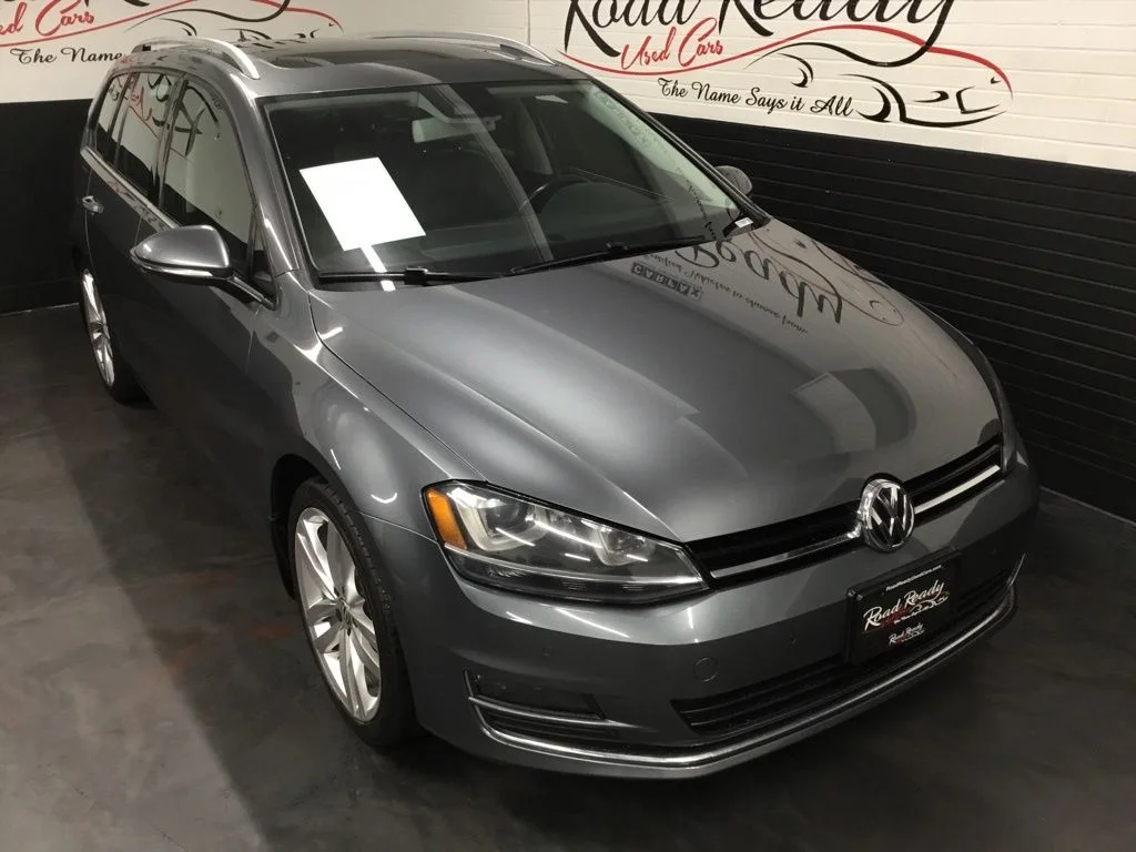 Used 2016 Gray Volkswagen SEL image 2
