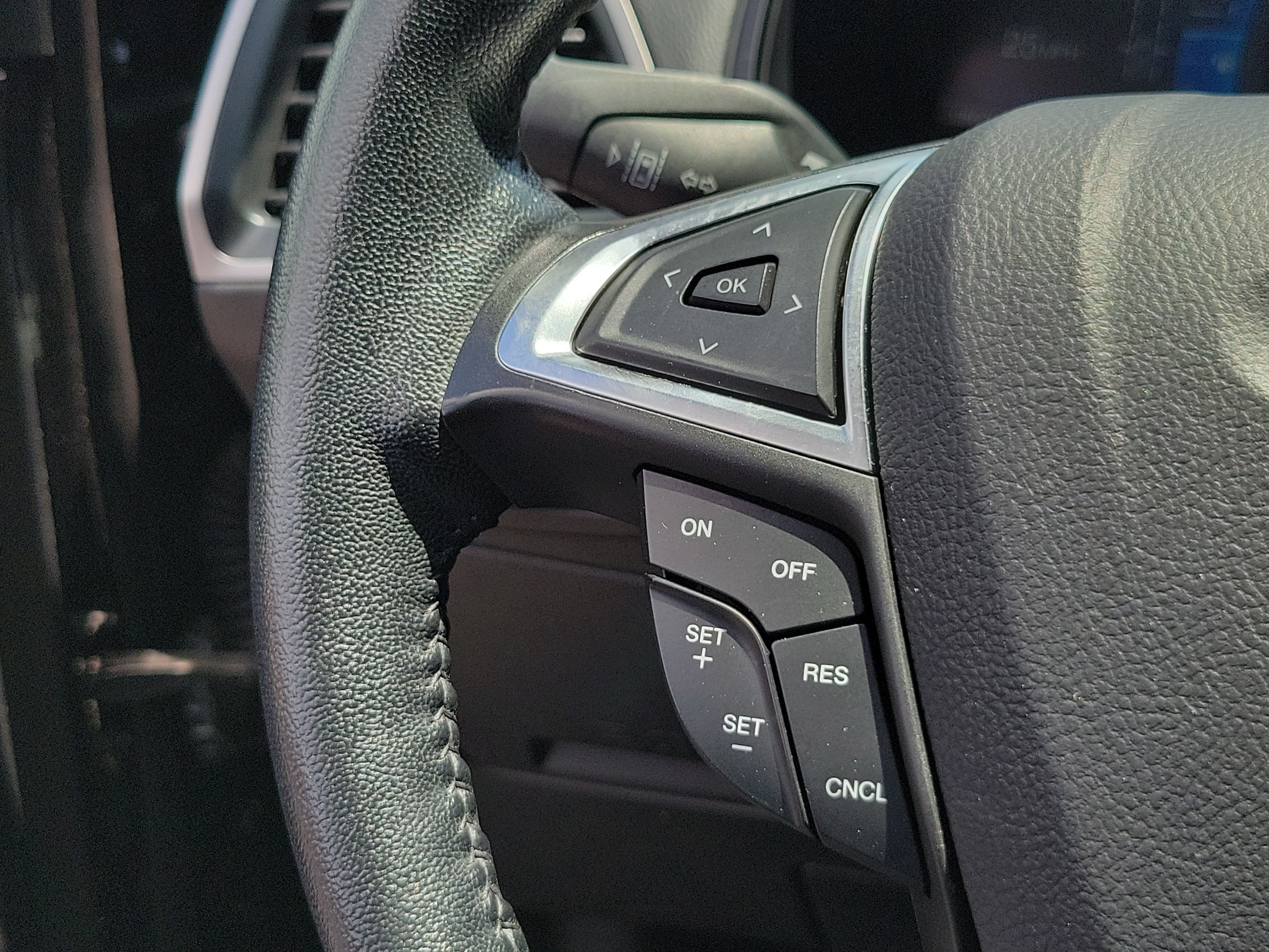 Used 2024 Agate Black Metallic Ford SEL image 25