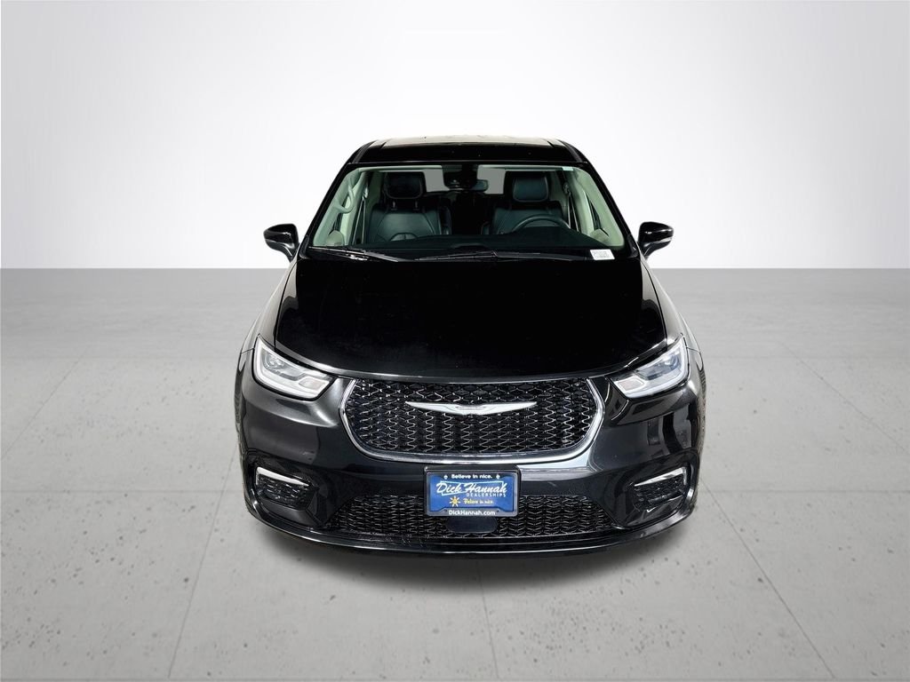 Used 2023 Brilliant Black Crystal Pearlcoat Chrysler Touring L image 3