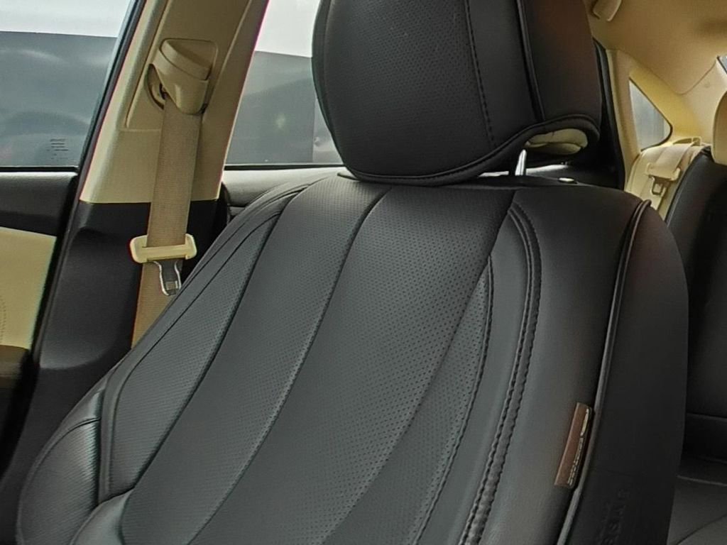 Used 2014 White Toyota Limited image 9