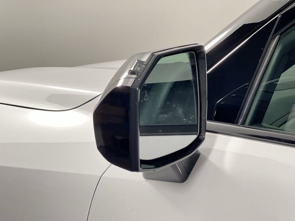New 2027 Glacial White Pearl Kia X-LINE SX image 10