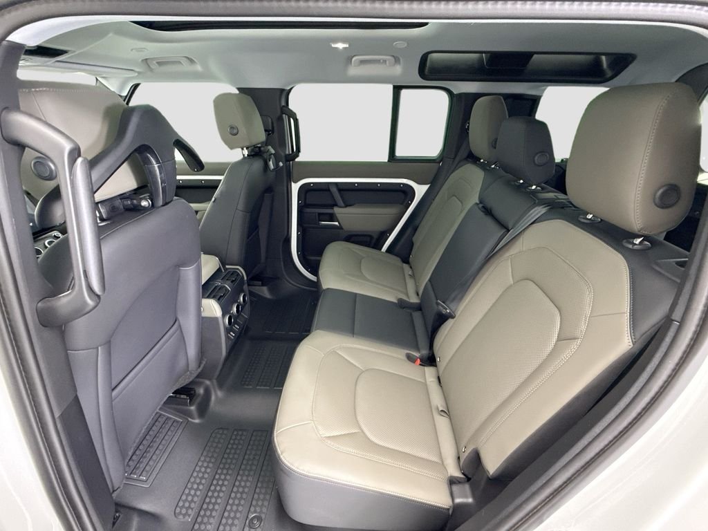 Certified Used 2026 Fuji White Land Rover S image 20