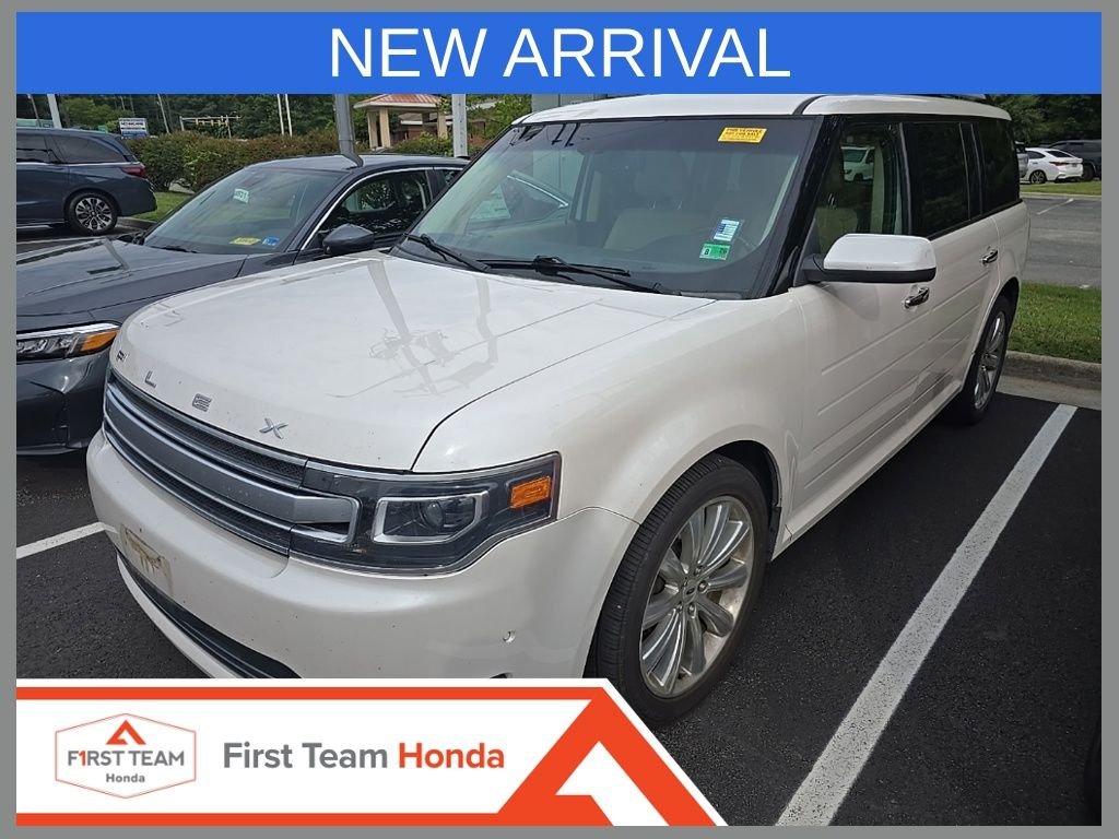 Used 2016 White Ford Limited image 1