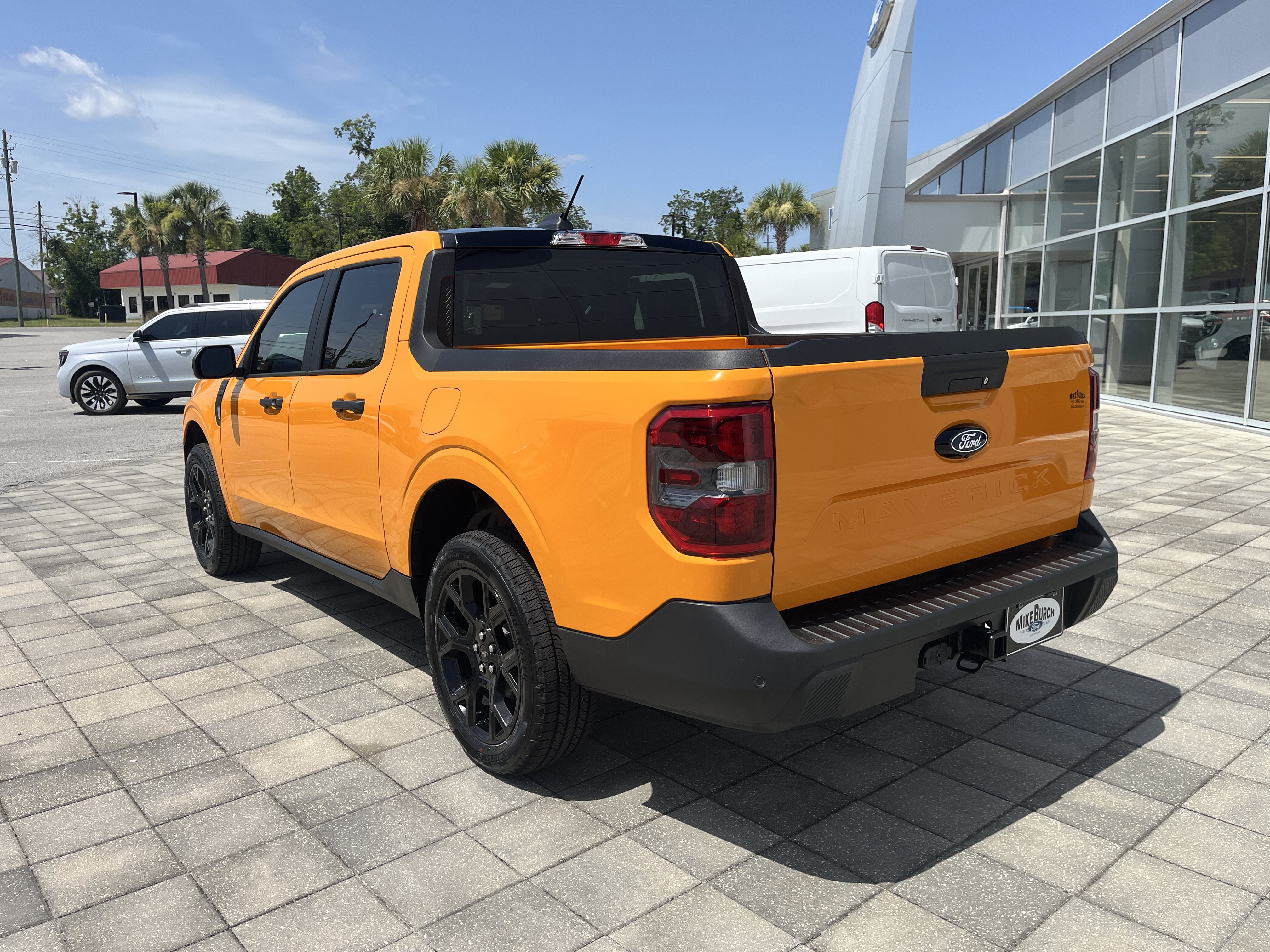 New 2026 Orange Fury Metallic Tri-Coat Ford XLT image 4