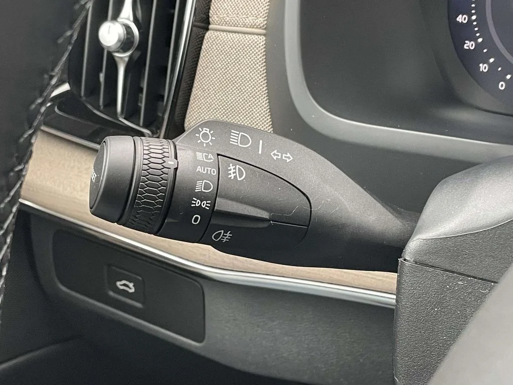 2026 Volvo XC90 Plus - Photo 13