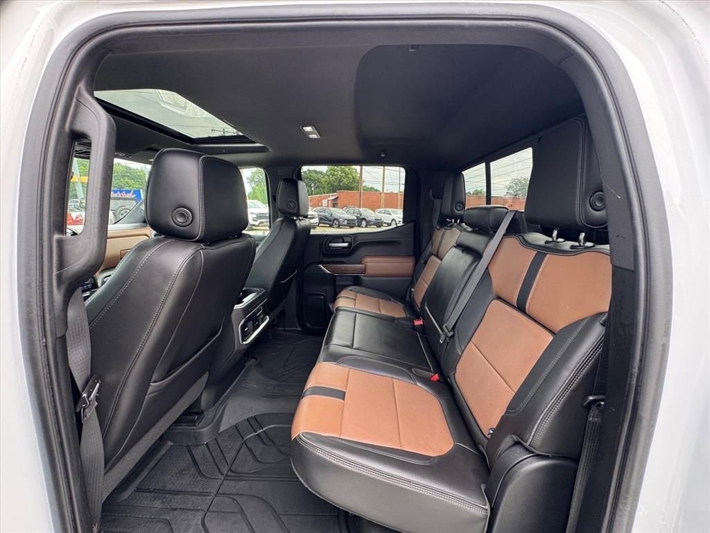 Used 2021 Iridescent Pearl Tricoat Chevrolet High Country image 12