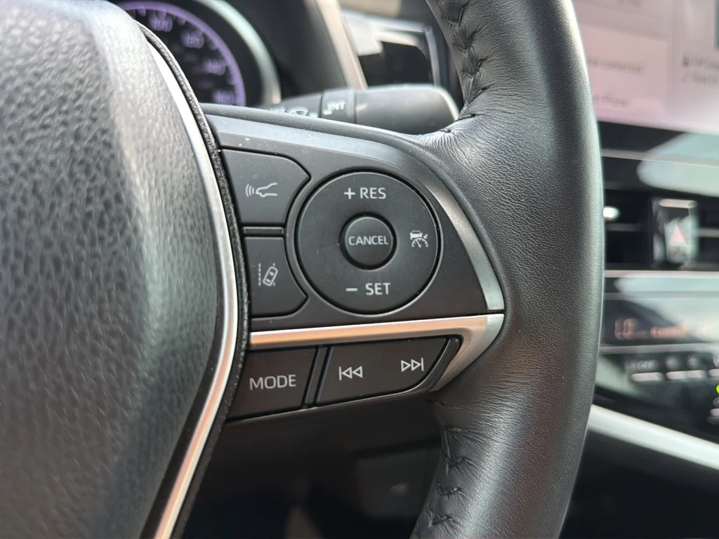 Used 2022 Silver Toyota XLE image 16