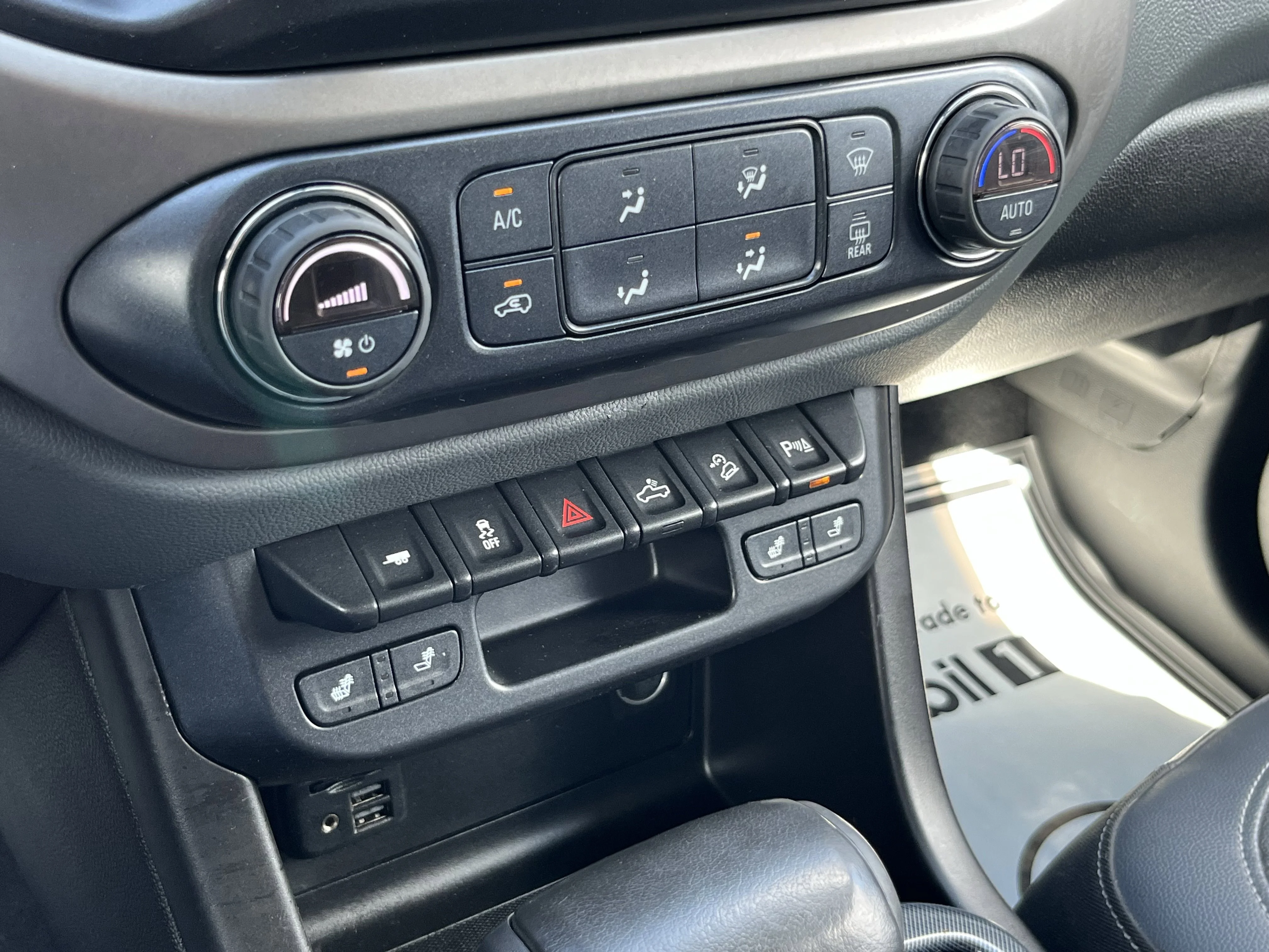 Used 2019 Pacific Blue Metallic Chevrolet Z71 image 30