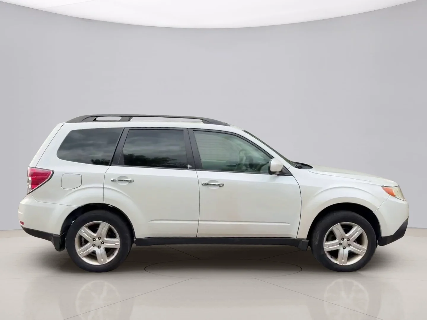 Used 2010 White Subaru 2.5X PREM image 6