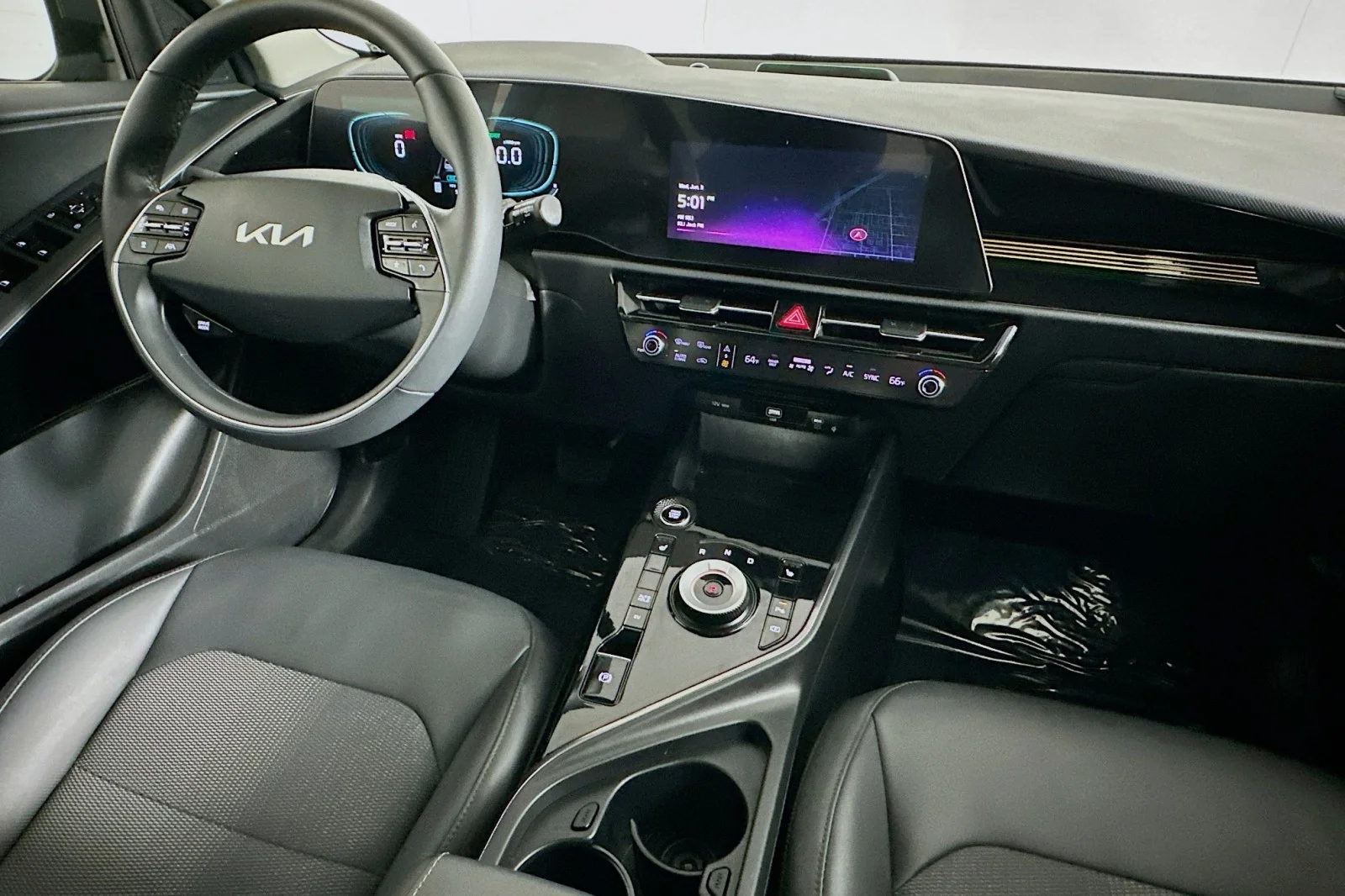 Used 2023 Cityscape Green Kia EX image 6