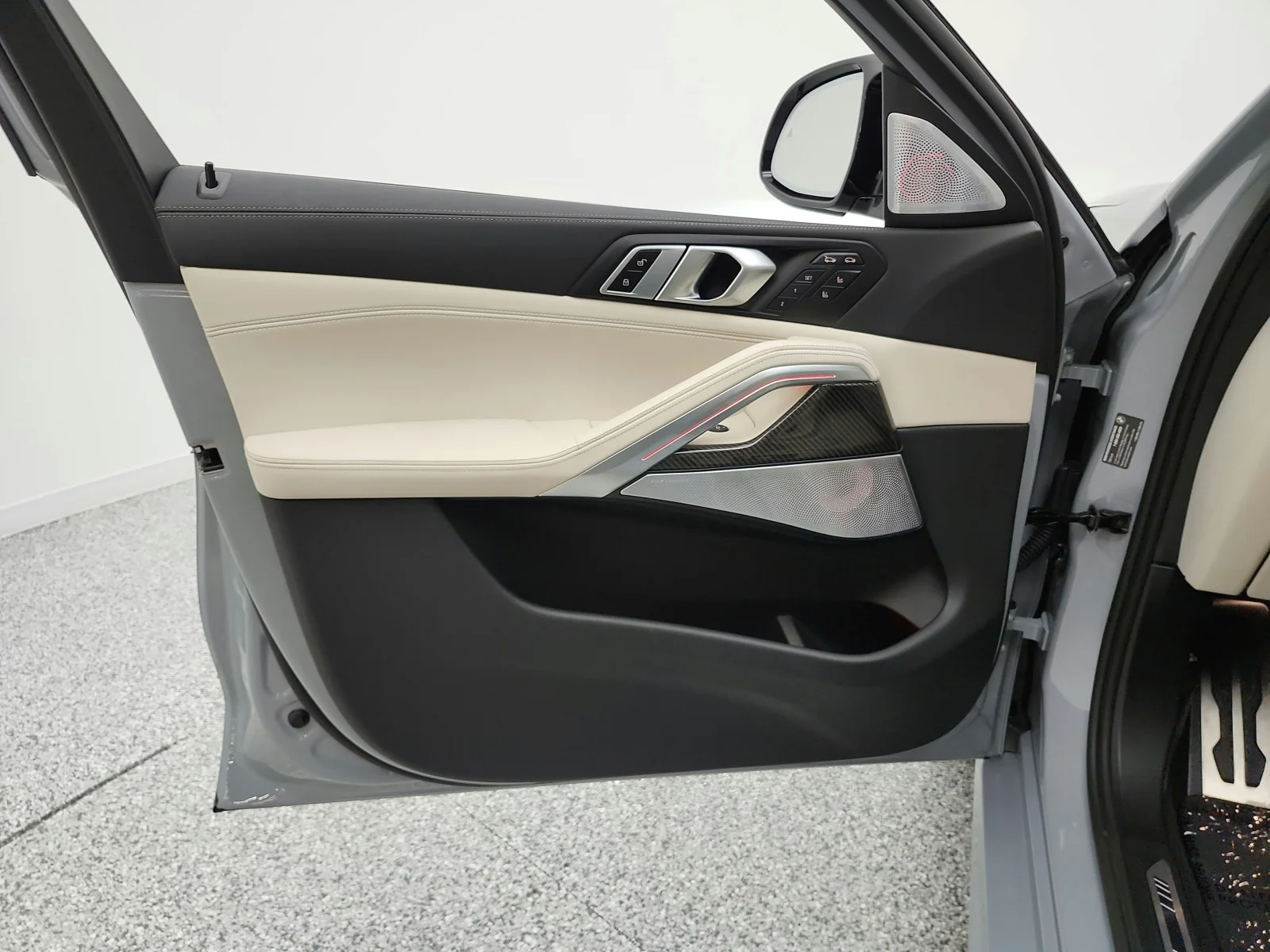 Used 2025 Brooklyn Grey Metallic BMW M60i Sports Activity Coupe image 13