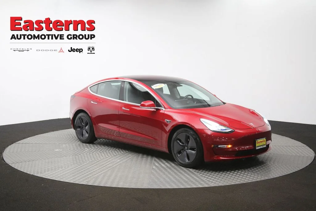 Used 2018 Red Tesla Long Range image 43