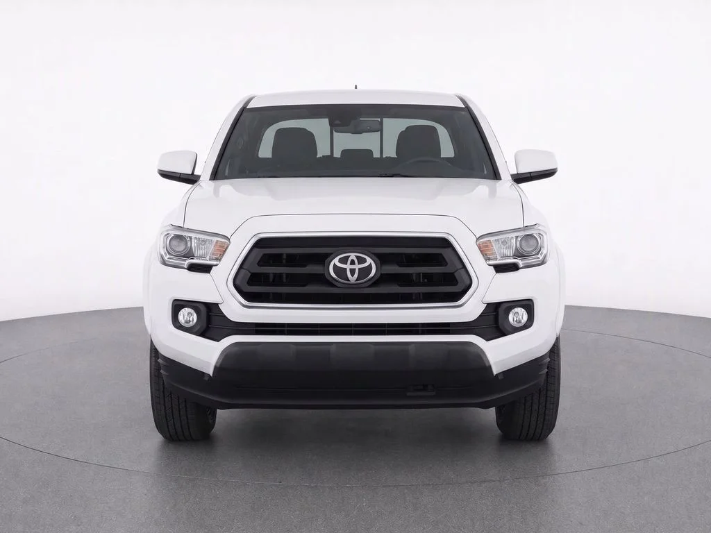 Used 2021 White Toyota SR5 image 5