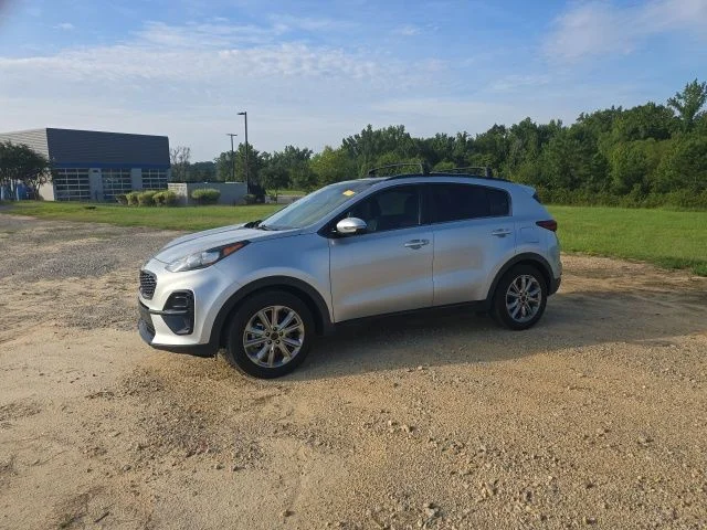 Used 2022 Silver Kia Nightfall image 3