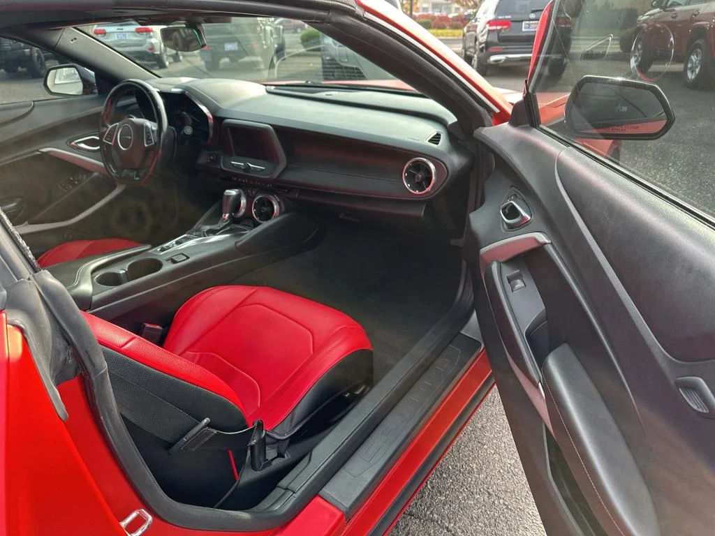 Used 2018 Red Chevrolet 1LT image 17