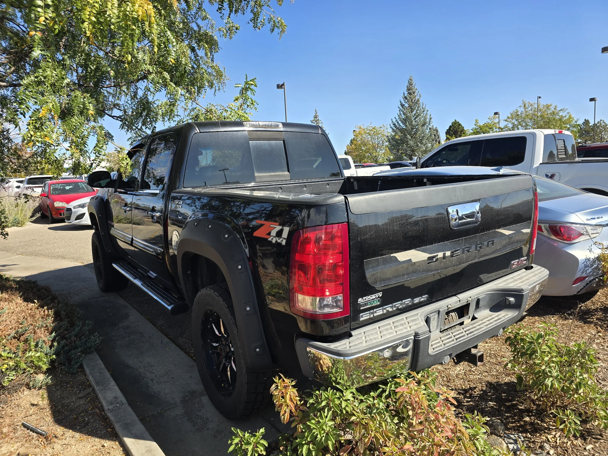 Used 2012 Onyx Black GMC SLT image 14