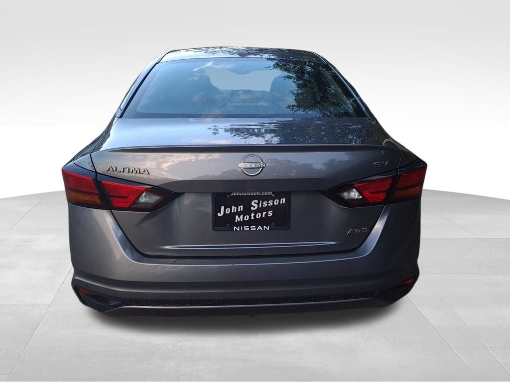 2024 Nissan Altima 2.5 SV photo 2