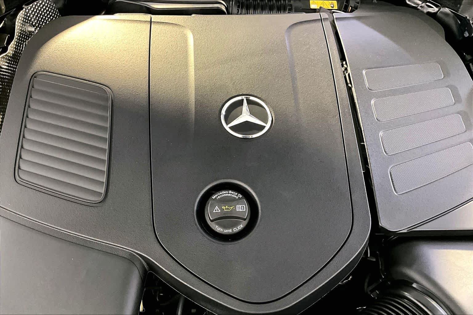 New 2026 Polar White Mercedes-Benz GLC 300 image 15