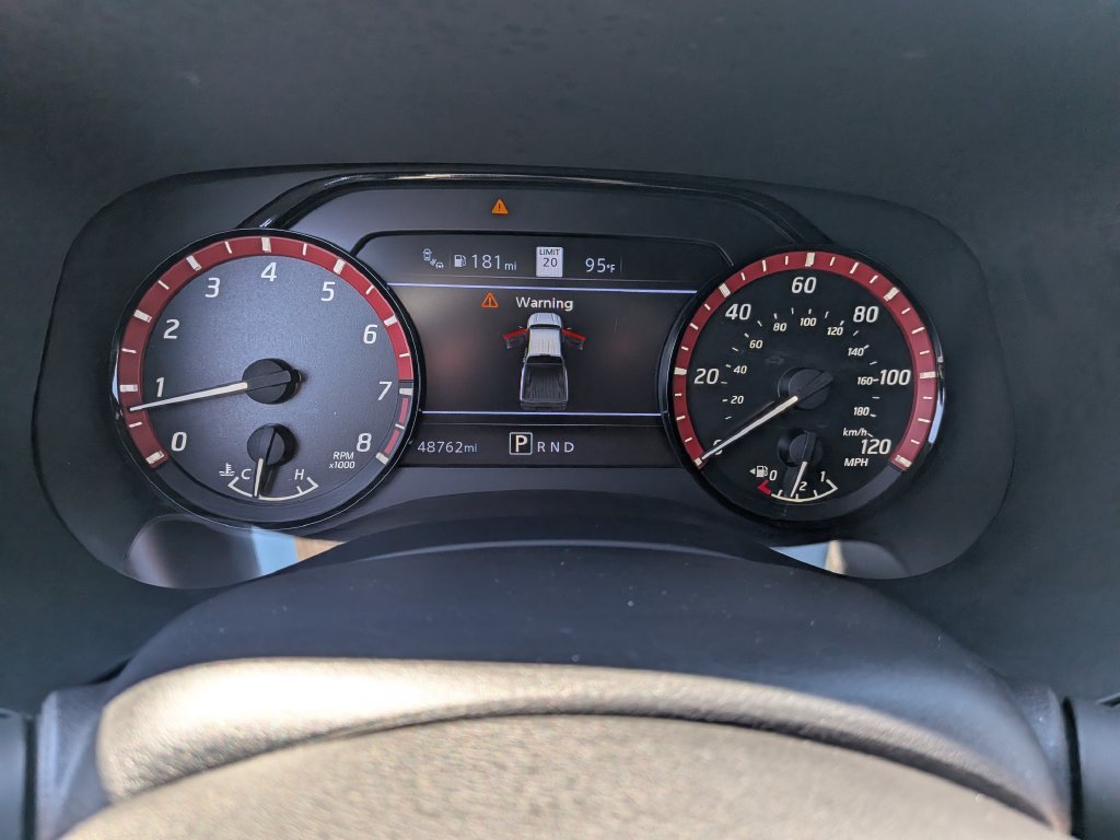 Used 2022  Nissan PRO-X image 13