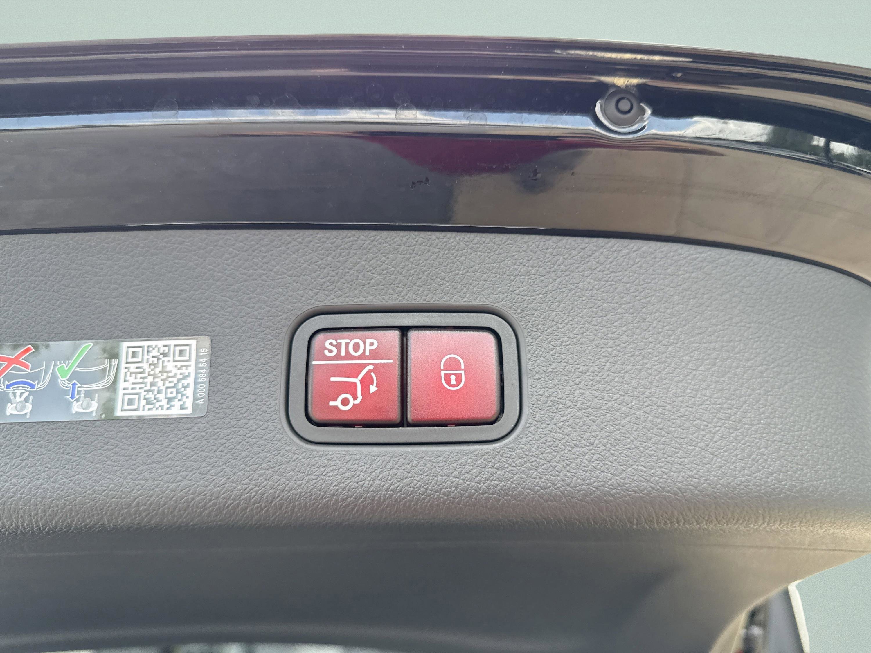 Certified Used 2026 Black Mercedes-Benz GLC 300 image 15