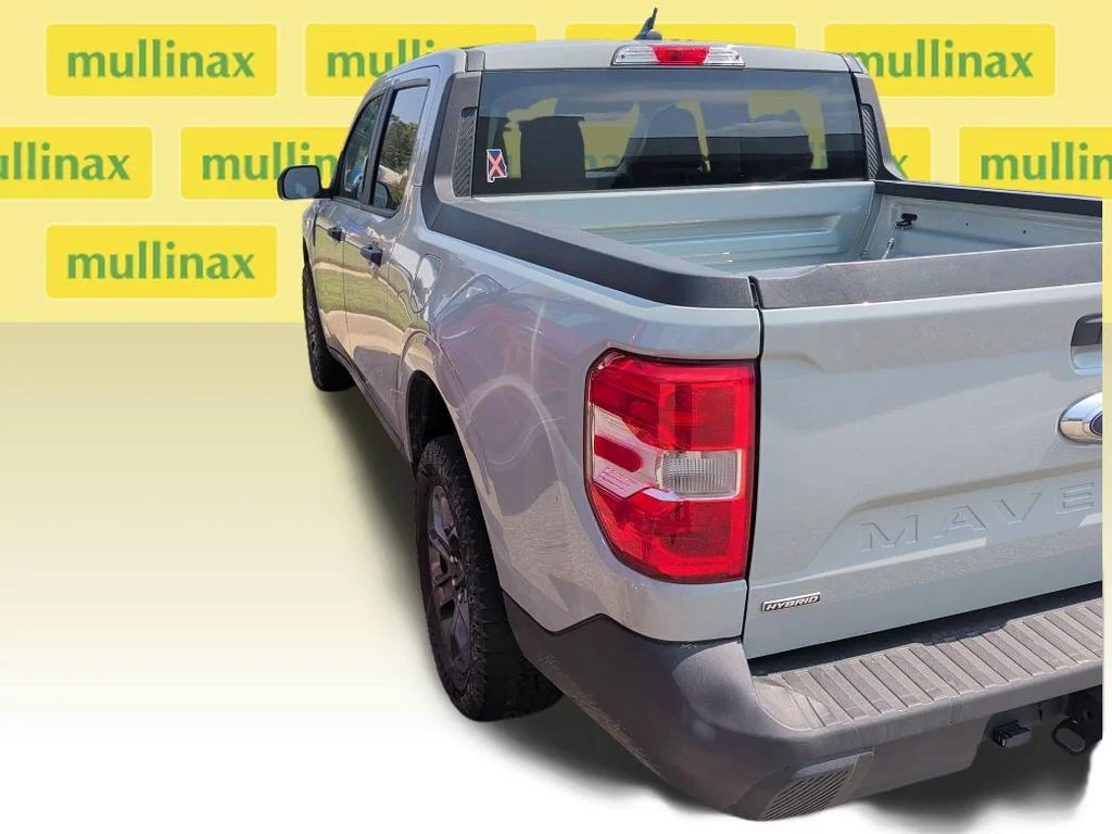 Used 2023 Gray Ford XLT image 3