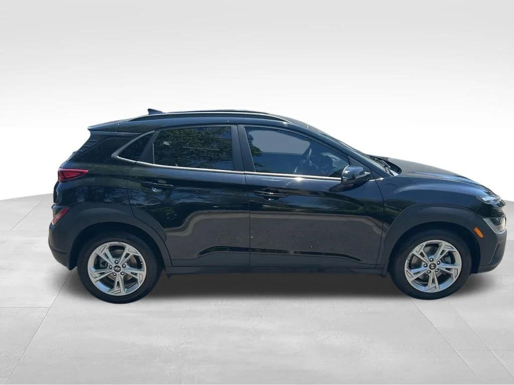 Used 2023 Black Hyundai SEL image 9
