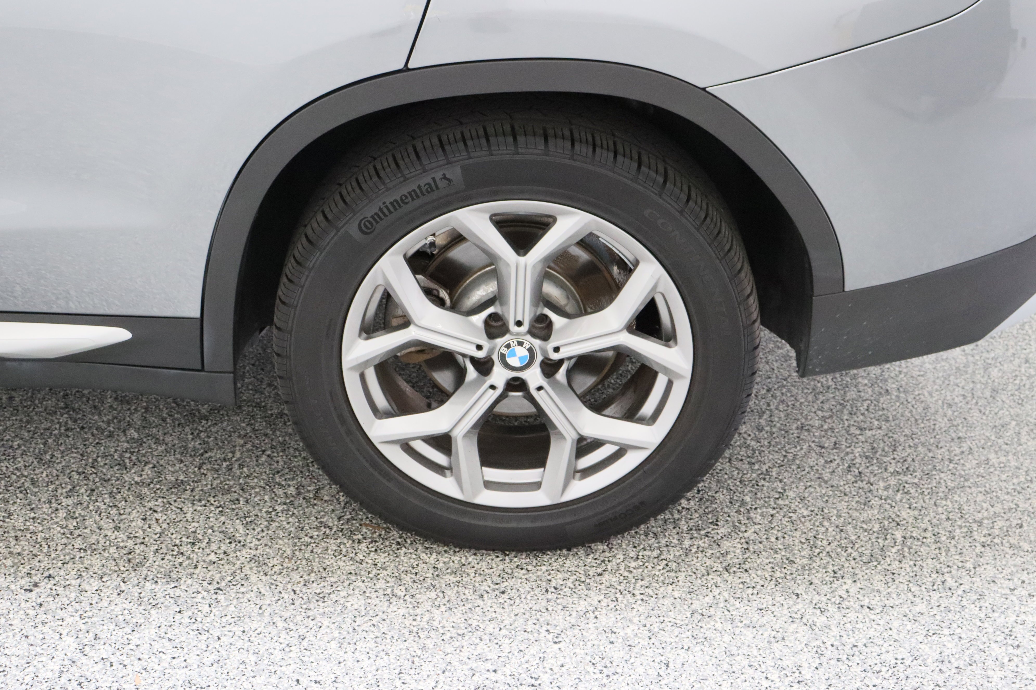Used 2024 Dark Graphite Metallic BMW sDrive30i 2.0T image 10