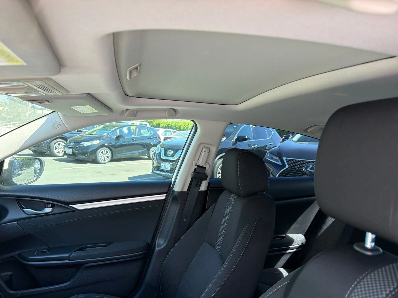 Used 2019 White Orchid Pearl Honda EX image 10