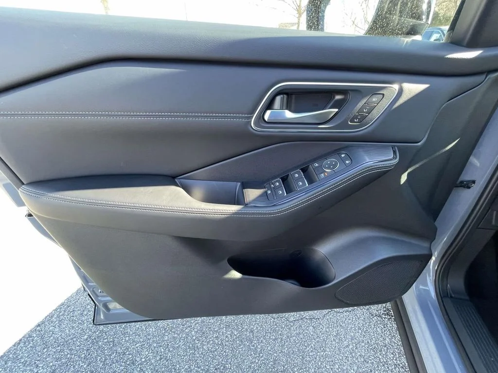 New 2026 Gray Nissan Platinum image 16