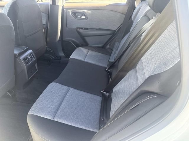2023 Nissan Rogue SV - Photo 14