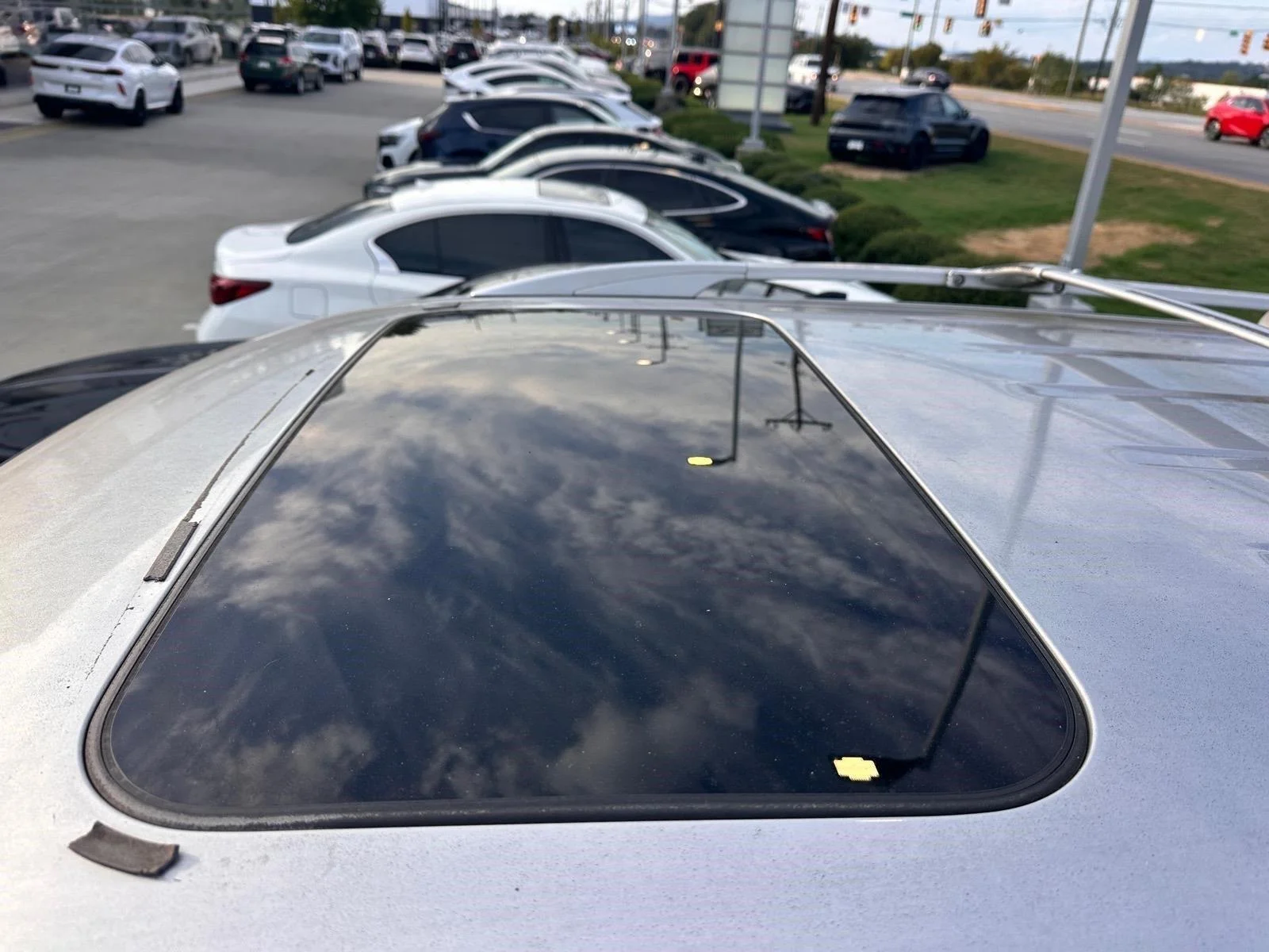 Used 2011 Liquid Platinum INFINITI 8-passenger image 24