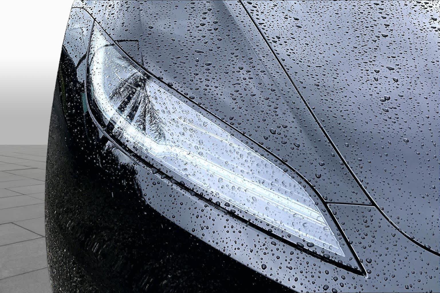 Used 2025  Tesla Long Range image 26