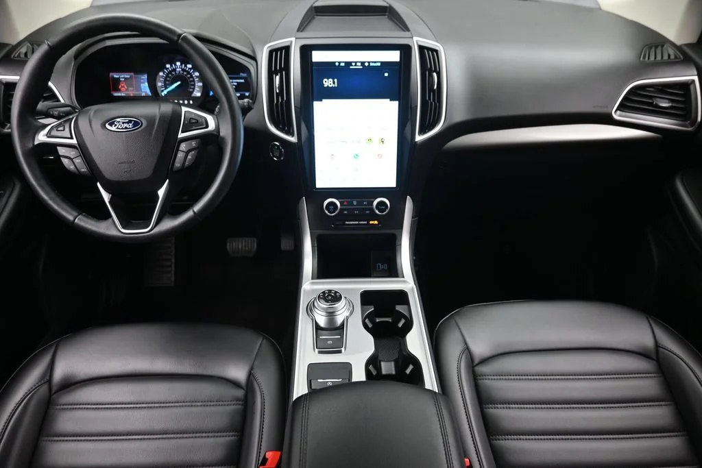 Used 2024 Gray Ford SEL image 16