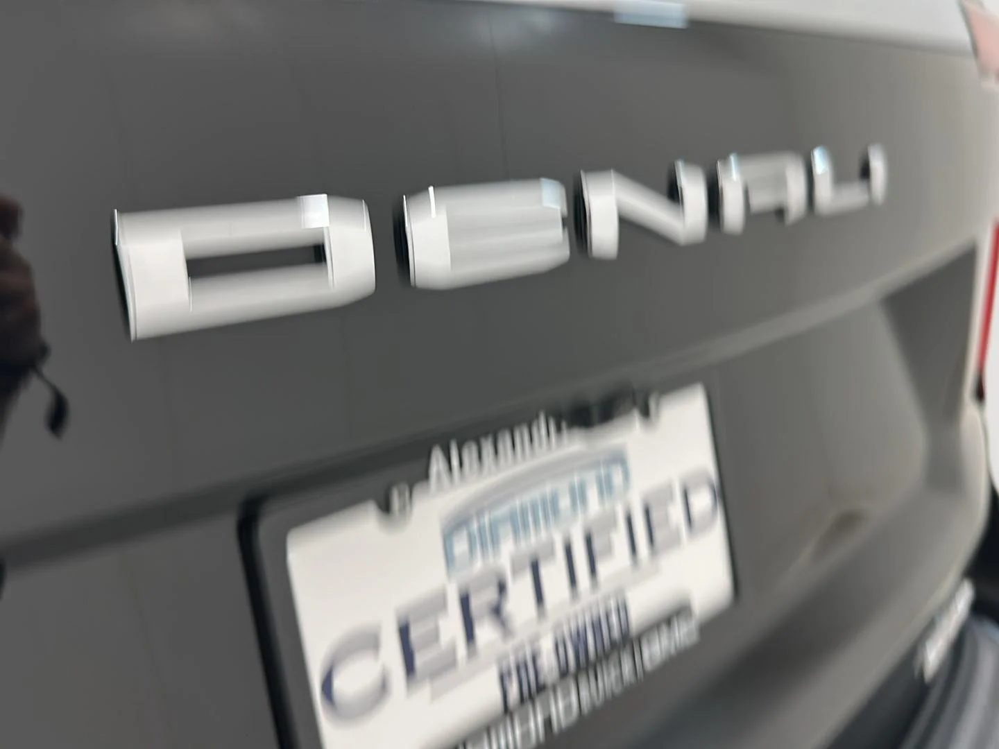 Used 2025 Onyx Black GMC Denali image 28