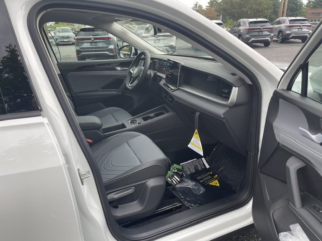 New 2026 Pure White Volkswagen 2.0T SE image 6