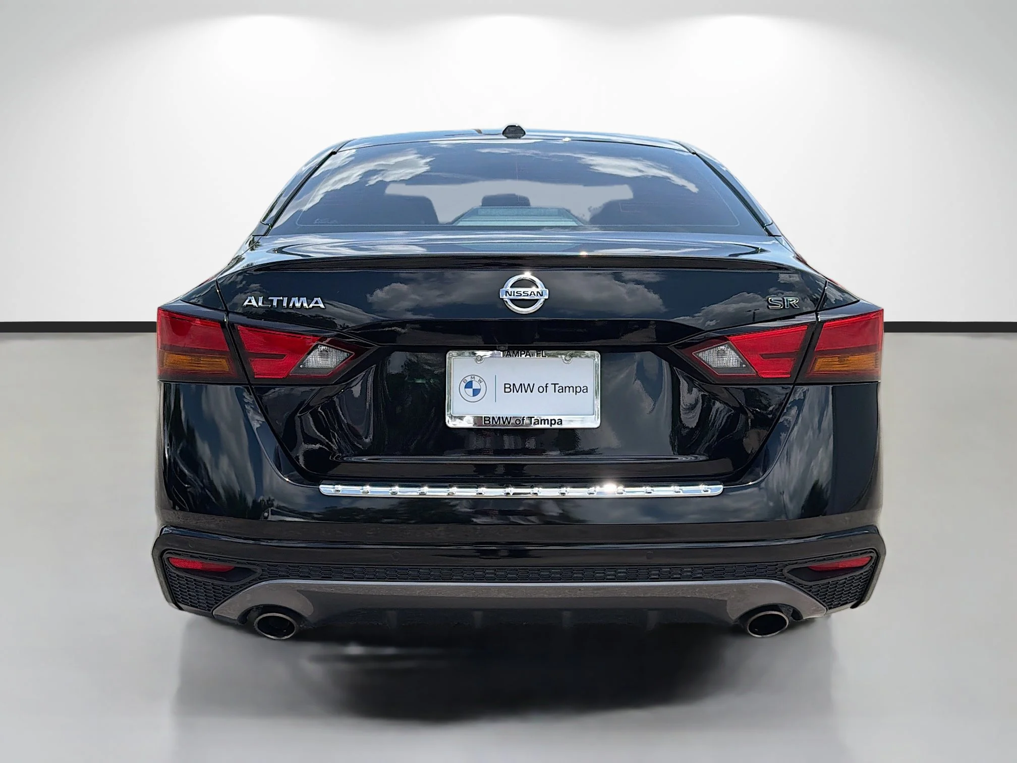 Used 2020 Super Black Nissan 2.5 SR image 4