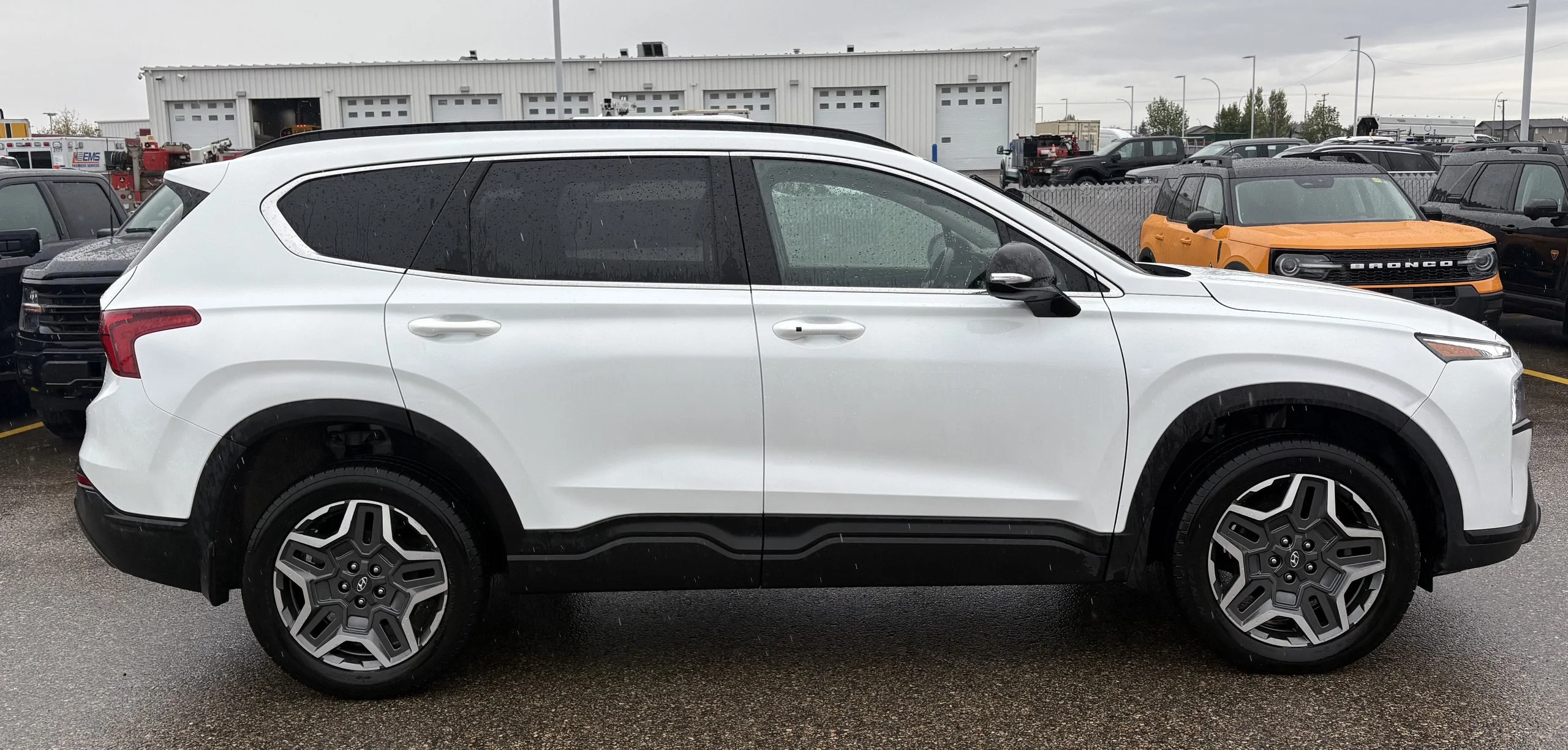 Used 2022 Quartz White Hyundai URBAN AWD image 6