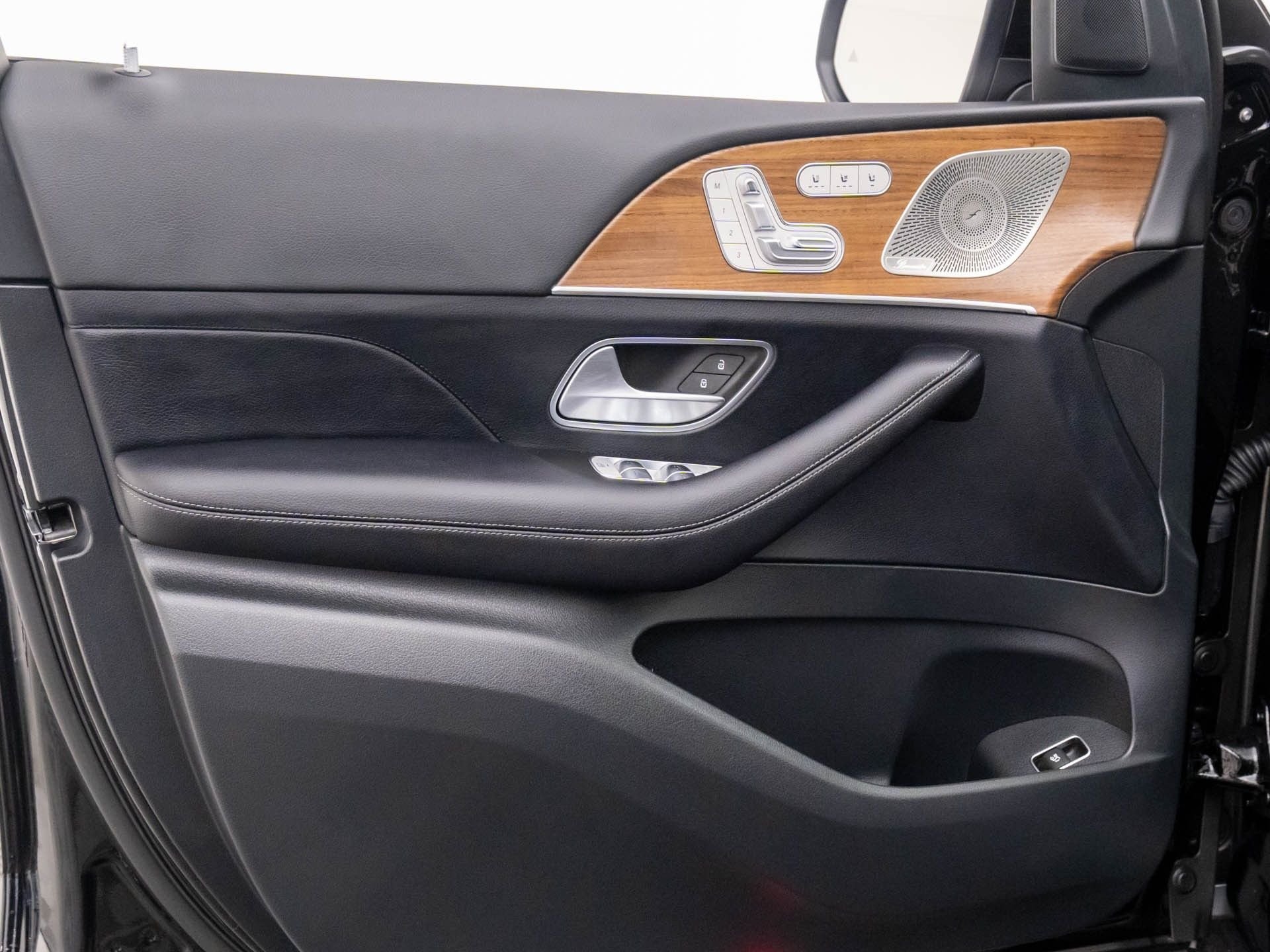 New 2026 Obsidian Black Metallic Mercedes-Benz GLE 350 image 12