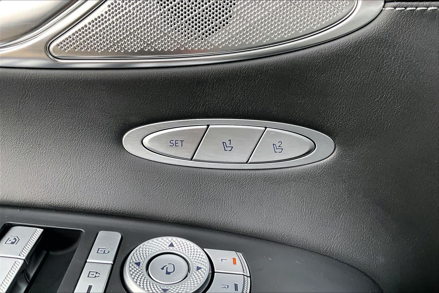 Used 2024 Capri Blue Genesis 2.5T image 33