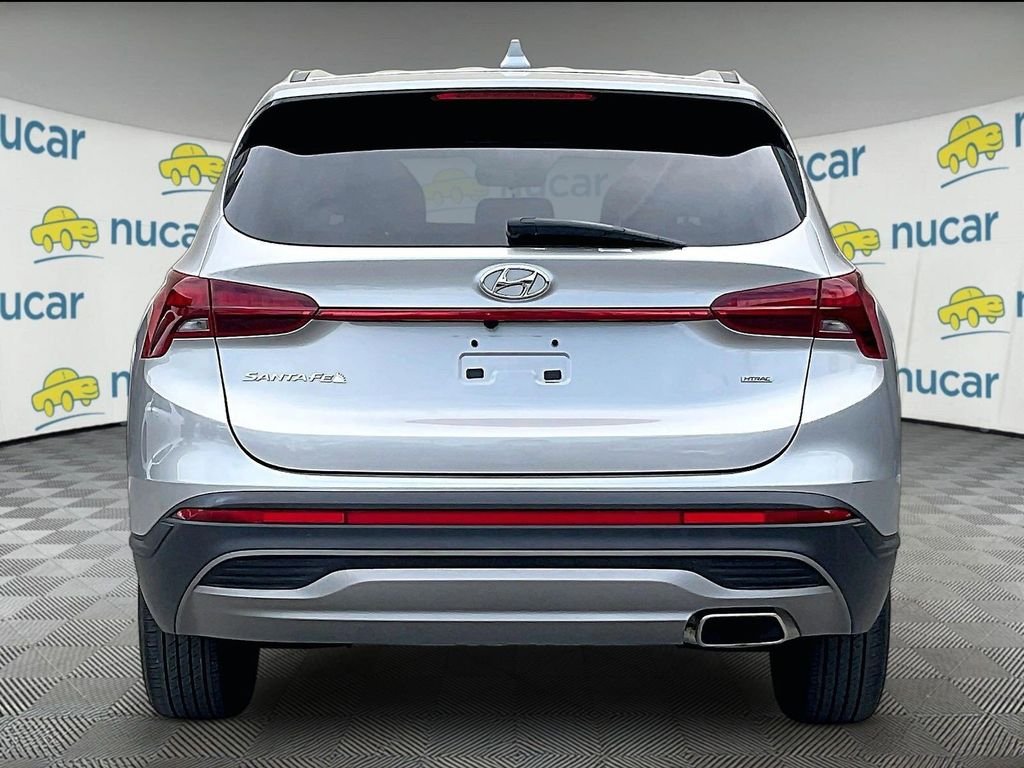 Used 2023 Silver Hyundai SE image 5