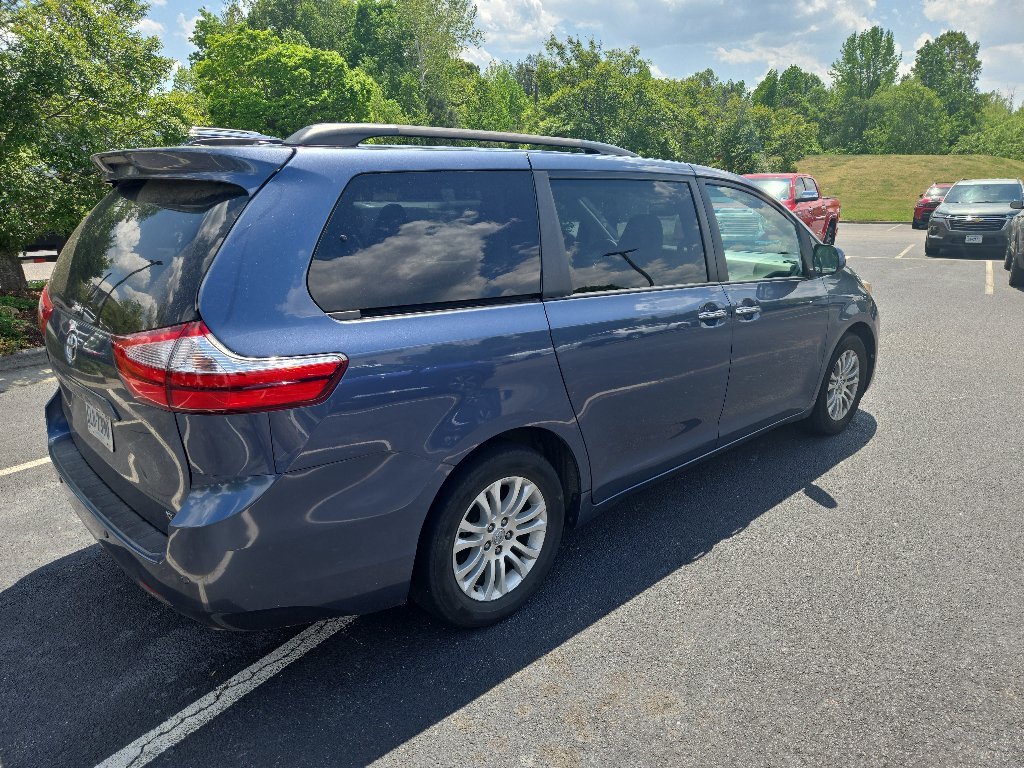 Used 2017 Blue Toyota XLE image 3