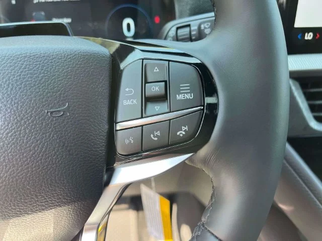 New 2027 White Ford Platinum image 28