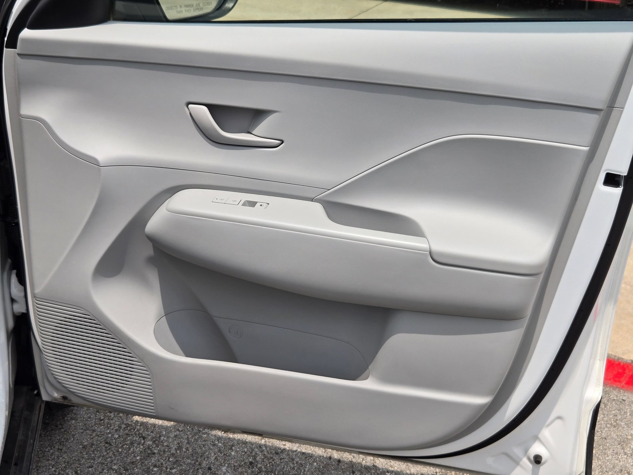 Used 2025 Atlas White Hyundai SEL image 28